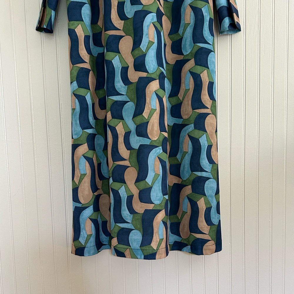 J. McLaughlin Belle Collard Long Sleeve Midi Dress in Abstract Chaise - Picture 9 of 12